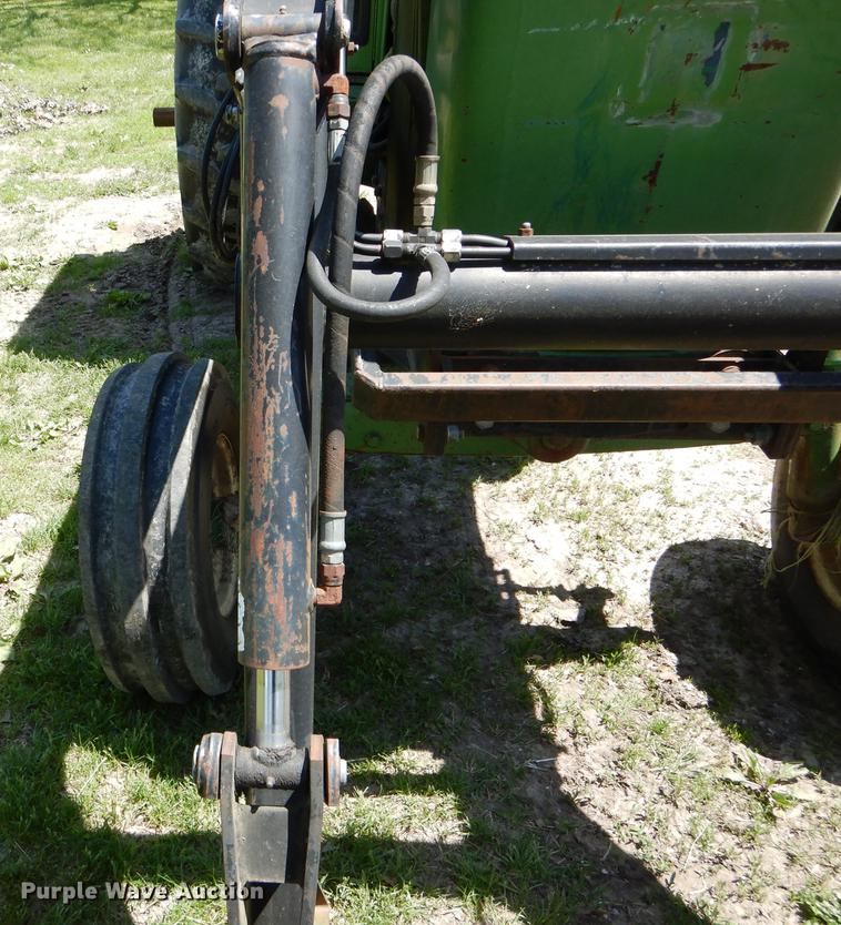 image for item DE8382 1973 John Deere 4230 tractor