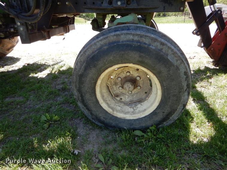 image for item DE8382 1973 John Deere 4230 tractor