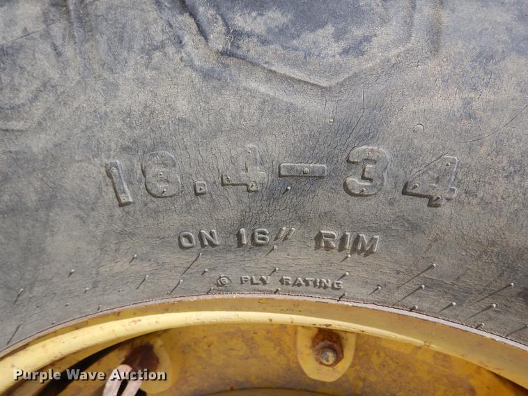 image for item DE8382 1973 John Deere 4230 tractor