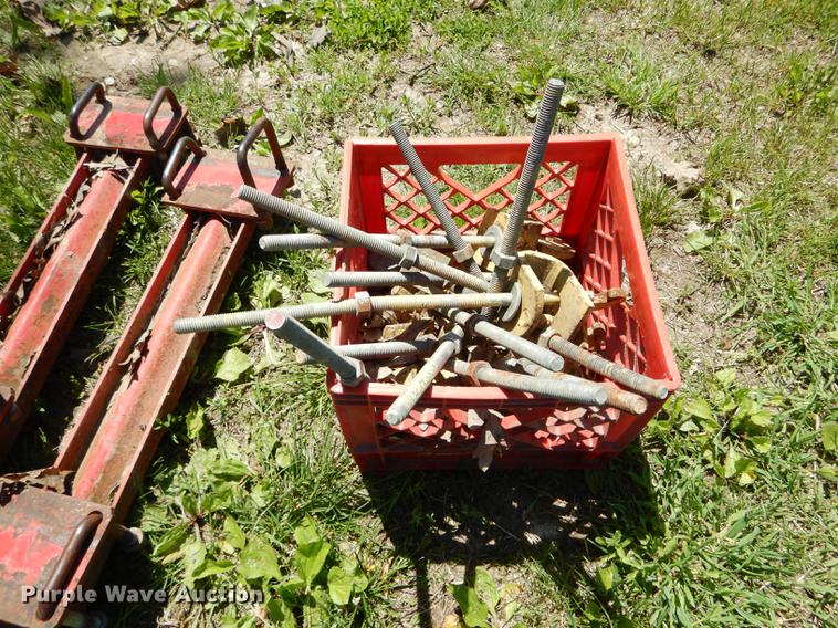 image for item DE8382 1973 John Deere 4230 tractor