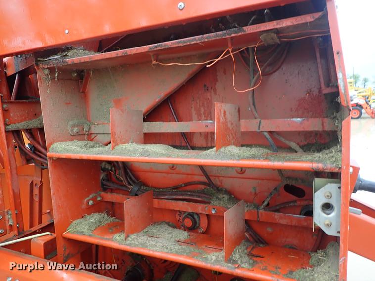 image for item DF1176 Hesston 856A round baler