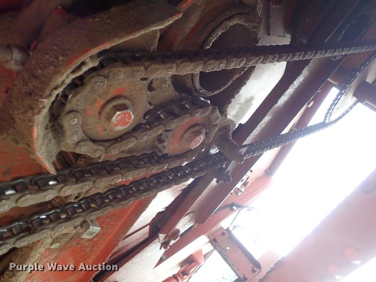 image for item DF1176 Hesston 856A round baler