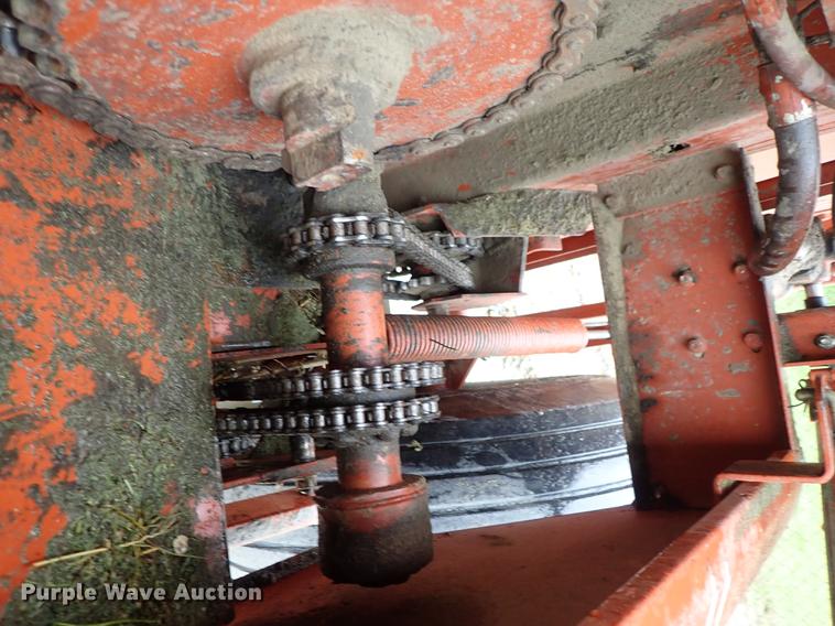 image for item DF1176 Hesston 856A round baler