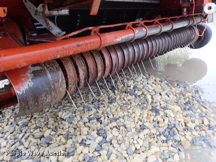 image for item DF1176 Hesston 856A round baler