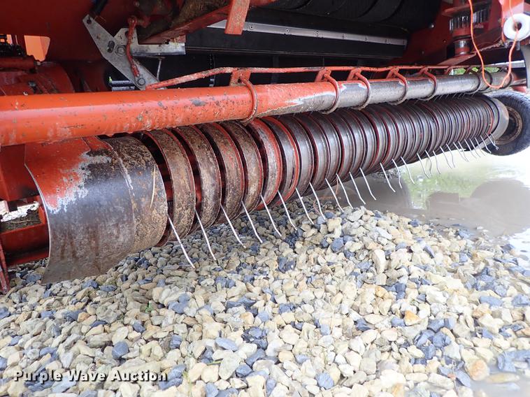 image for item DF1176 Hesston 856A round baler