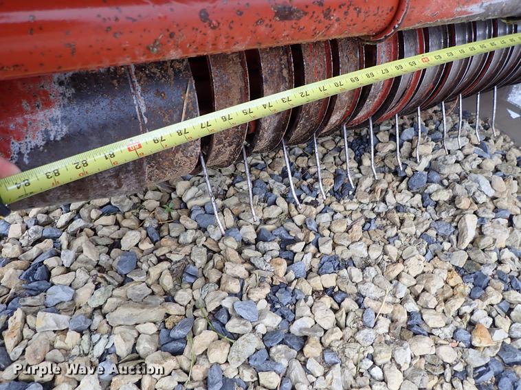 image for item DF1176 Hesston 856A round baler