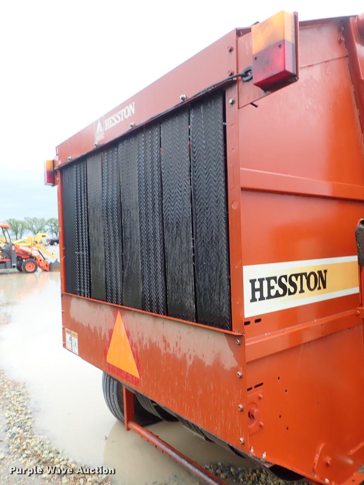 image for item DF1176 Hesston 856A round baler