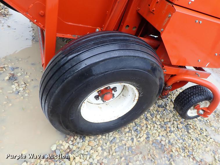image for item DF1176 Hesston 856A round baler