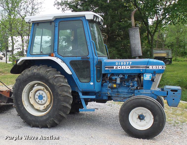 image for item DF7253 1989 Ford 6610 tractor