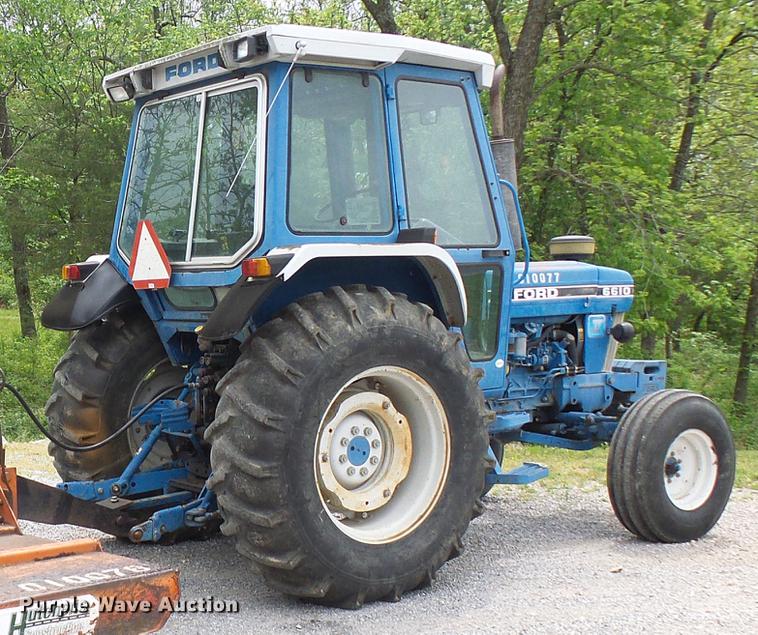 image for item DF7253 1989 Ford 6610 tractor