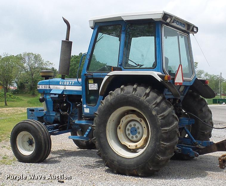 image for item DF7253 1989 Ford 6610 tractor