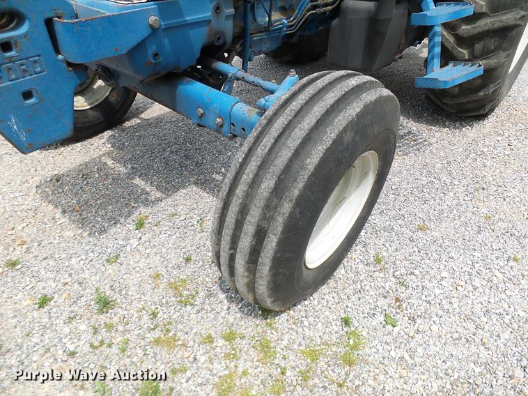 image for item DF7253 1989 Ford 6610 tractor