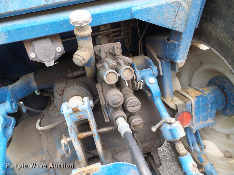 image for item DF7253 1989 Ford 6610 tractor