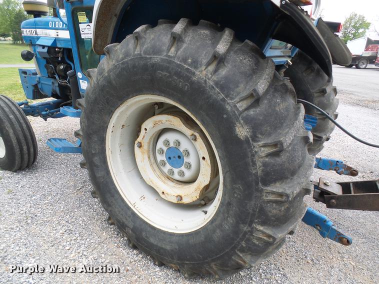 image for item DF7253 1989 Ford 6610 tractor