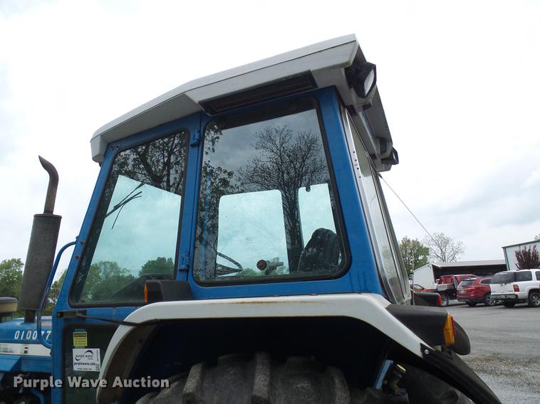 image for item DF7253 1989 Ford 6610 tractor