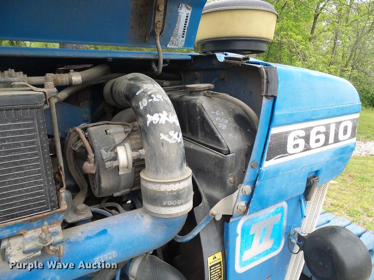 image for item DF7253 1989 Ford 6610 tractor