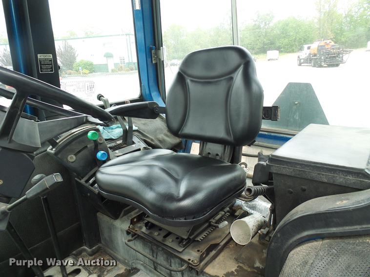 image for item DF7253 1989 Ford 6610 tractor
