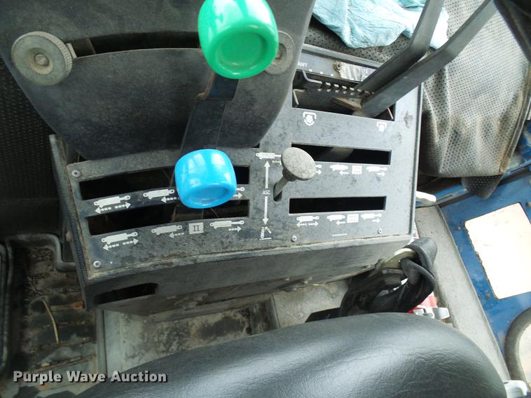 image for item DF7253 1989 Ford 6610 tractor