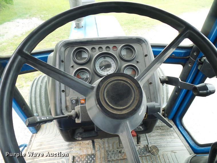 image for item DF7253 1989 Ford 6610 tractor