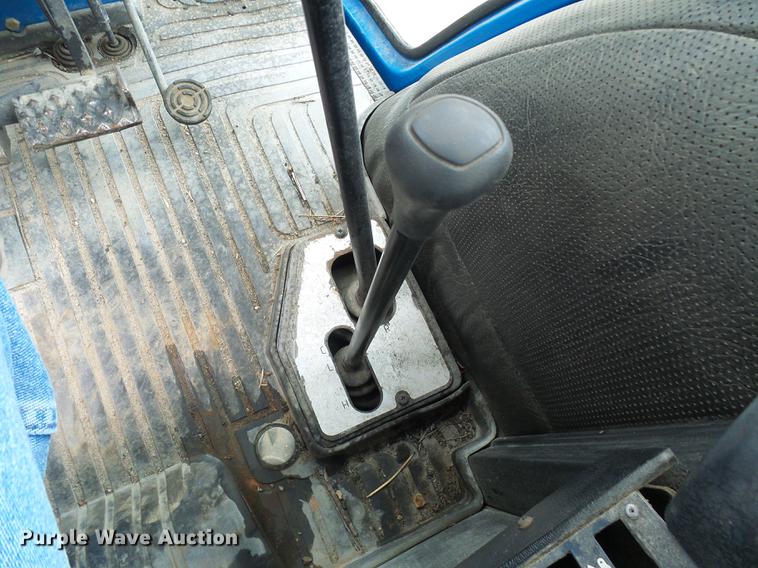 image for item DF7253 1989 Ford 6610 tractor