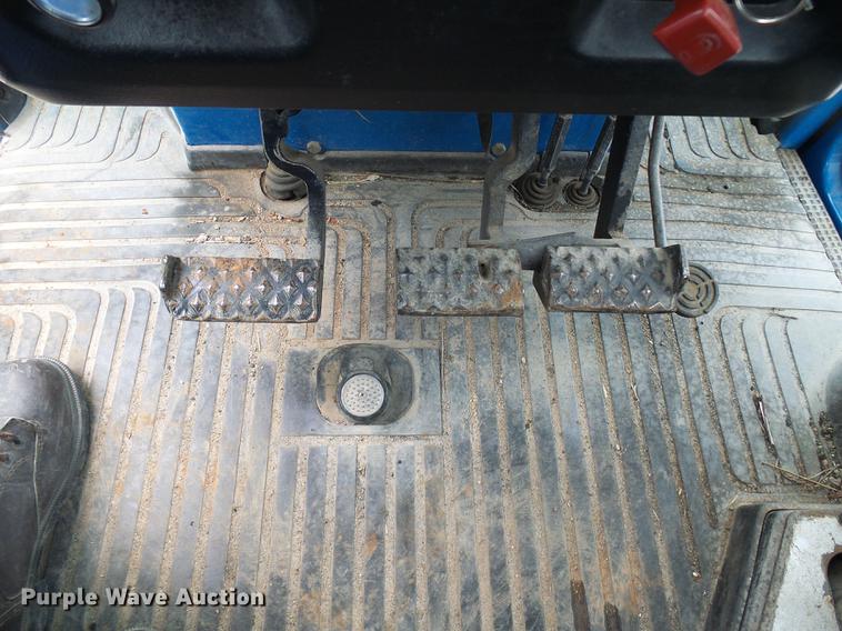 image for item DF7253 1989 Ford 6610 tractor