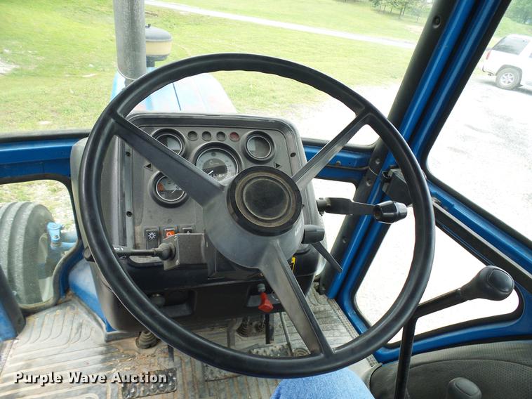 image for item DF7253 1989 Ford 6610 tractor