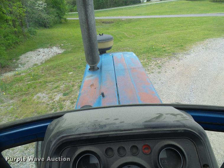 image for item DF7253 1989 Ford 6610 tractor