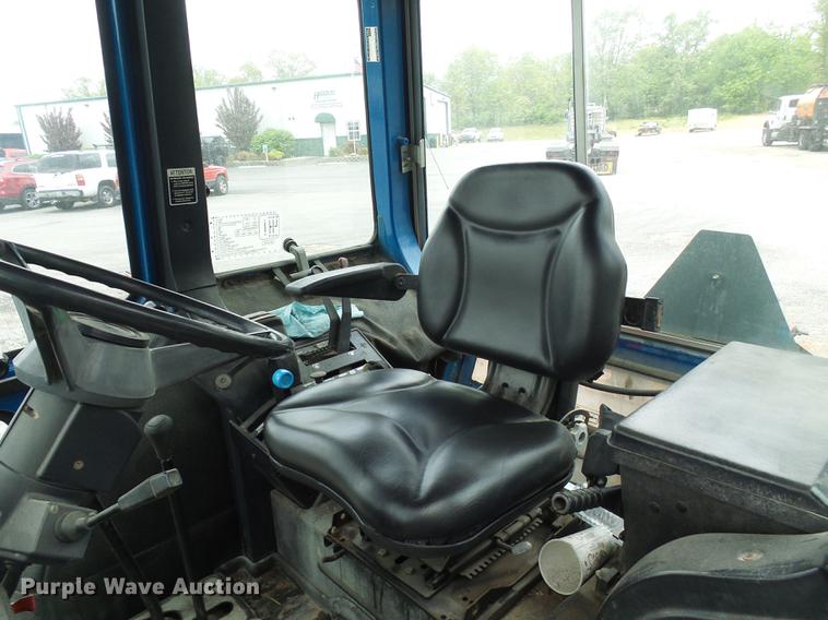 image for item DF7253 1989 Ford 6610 tractor