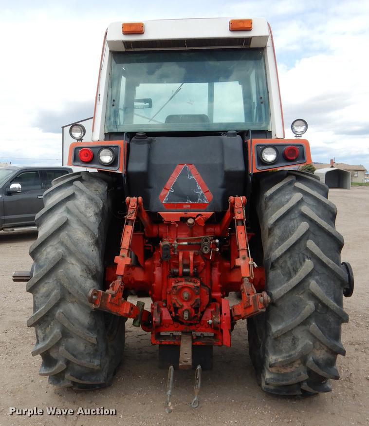 image for item DG5759 International 1086 tractor