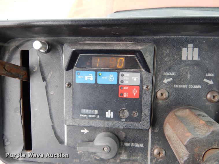 image for item DG5759 International 1086 tractor