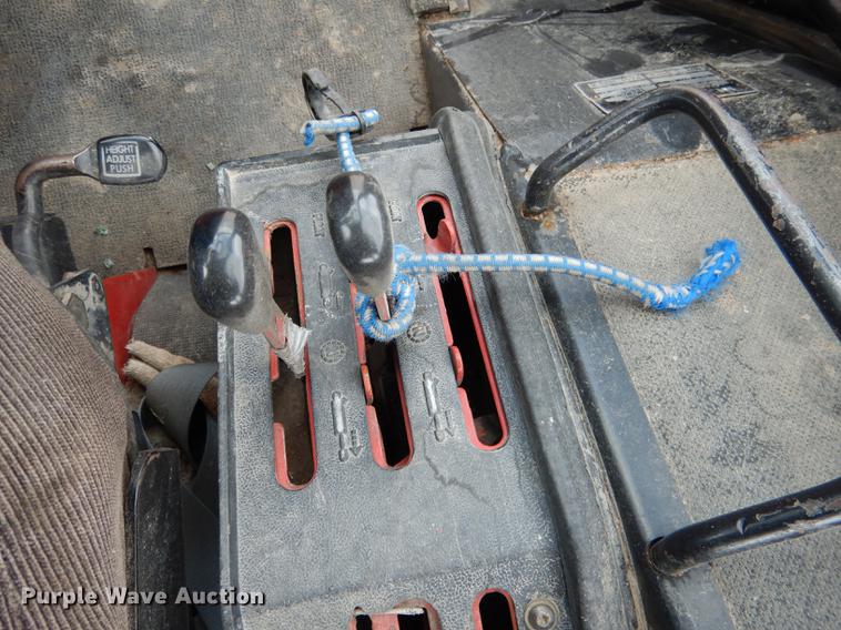 image for item DG5759 International 1086 tractor