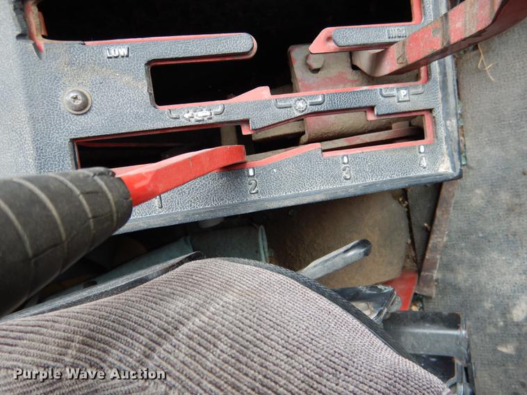 image for item DG5759 International 1086 tractor