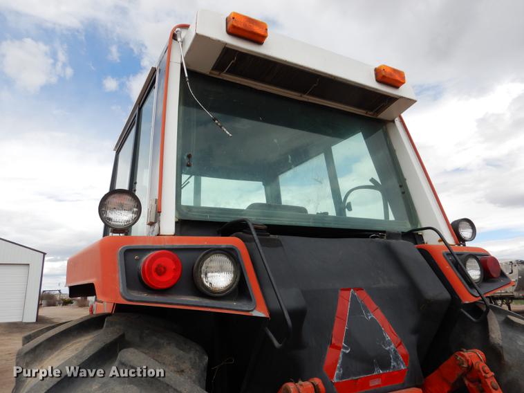 image for item DG5759 International 1086 tractor