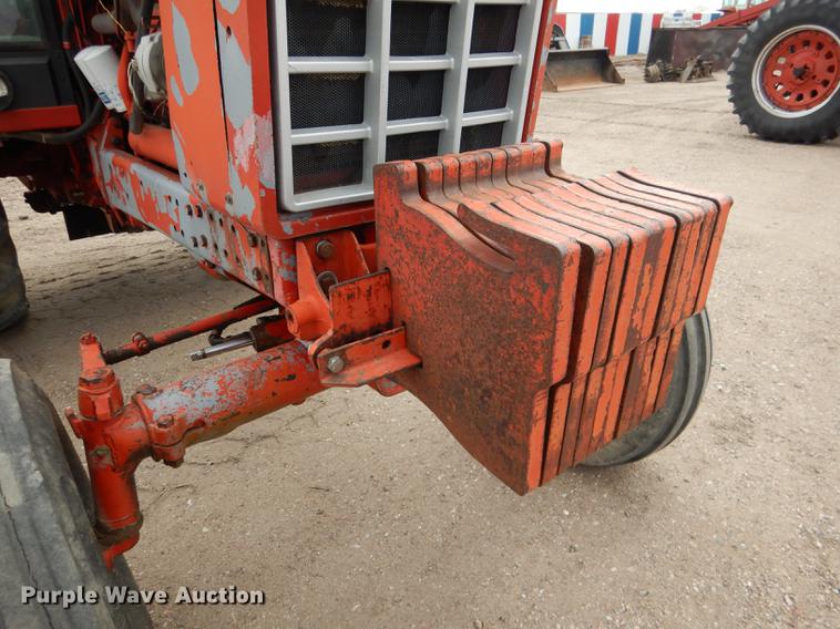 image for item DG5759 International 1086 tractor