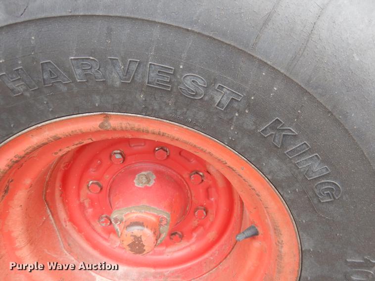 image for item DG5759 International 1086 tractor