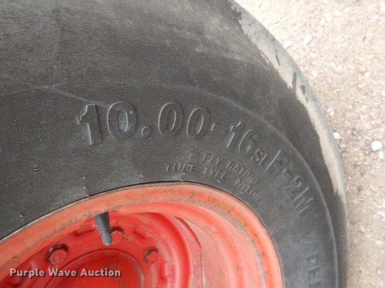 image for item DG5759 International 1086 tractor