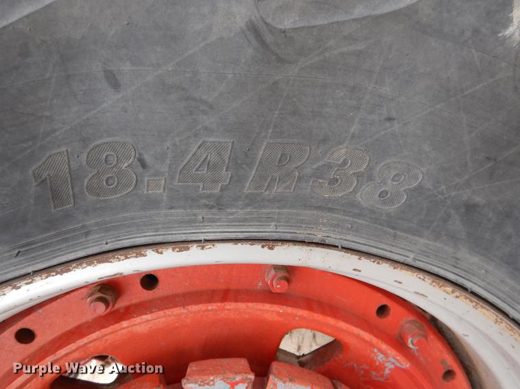 image for item DG5759 International 1086 tractor