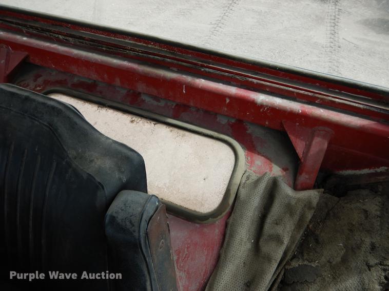 image for item DG5763 International 1468 tractor