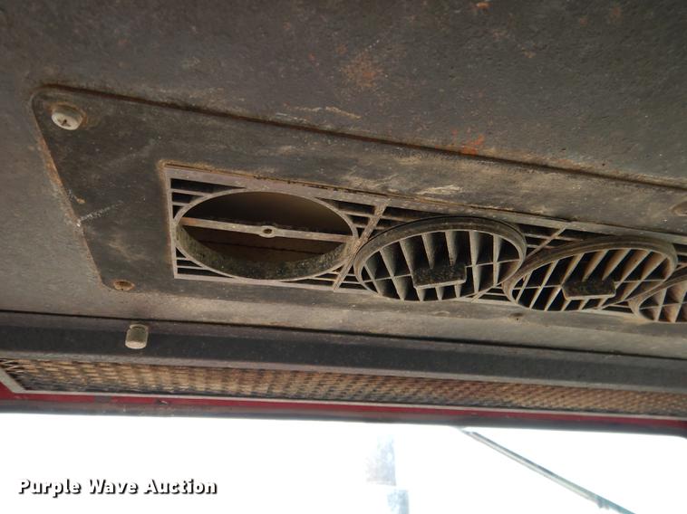 image for item DG5763 International 1468 tractor