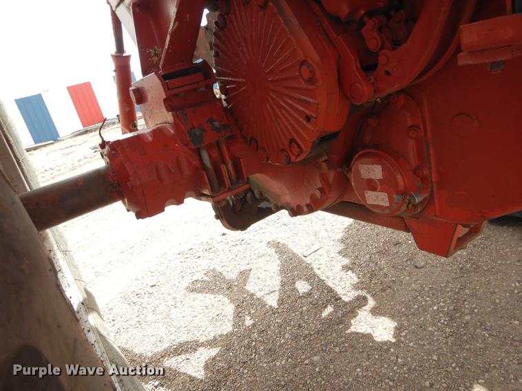 image for item DG5763 International 1468 tractor