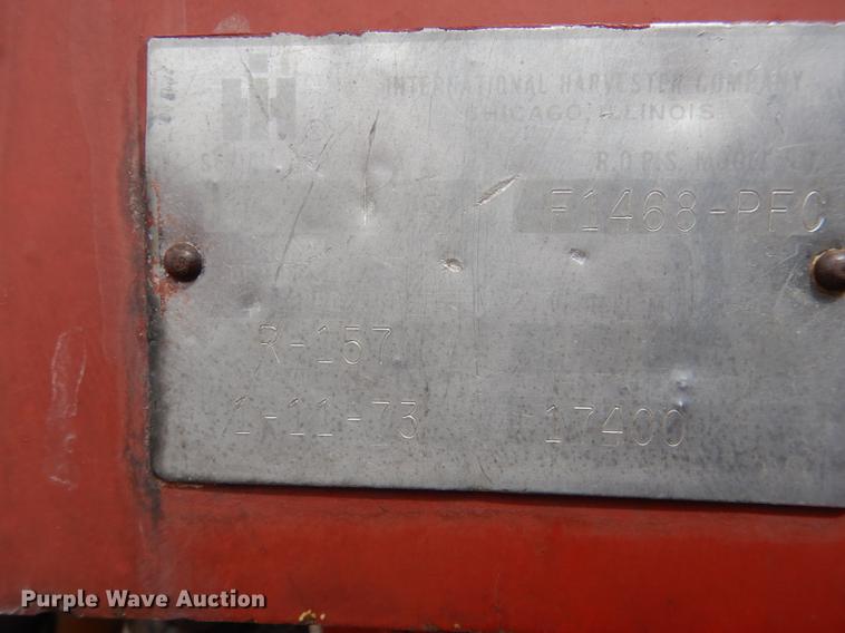 image for item DG5763 International 1468 tractor