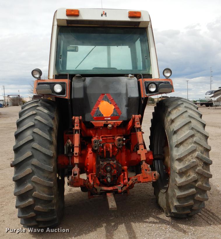 image for item DG5764 1980 International 1086 tractor