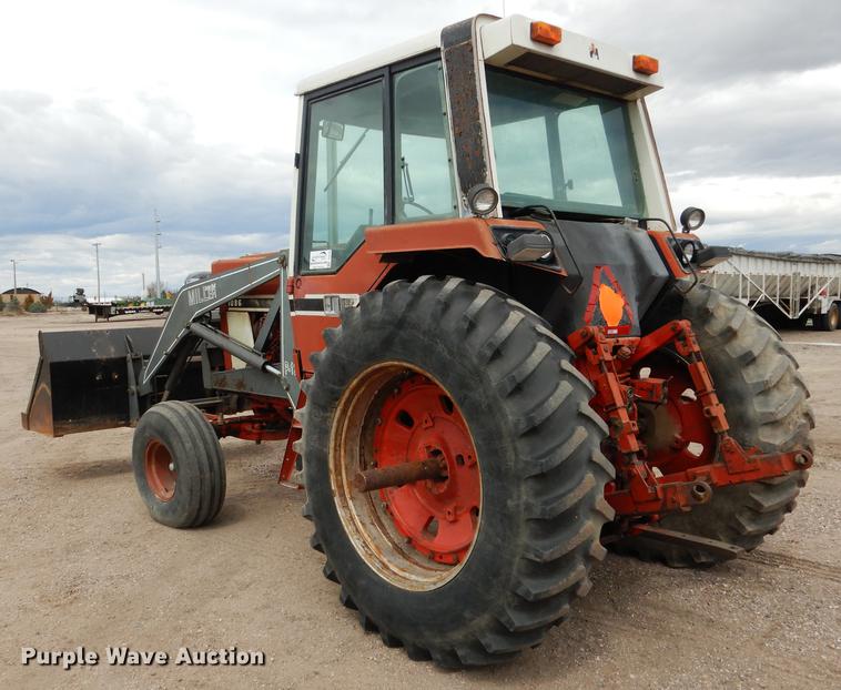 image for item DG5764 1980 International 1086 tractor