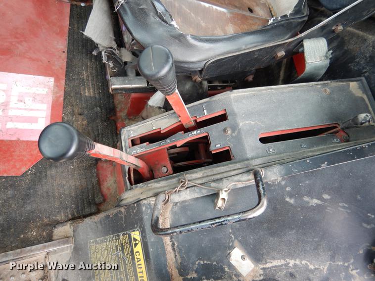 image for item DG5764 1980 International 1086 tractor