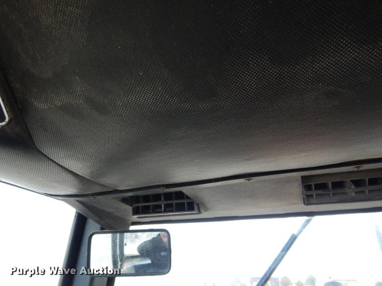 image for item DG5764 1980 International 1086 tractor