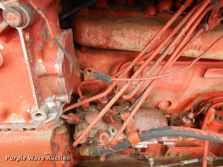 image for item DG5764 1980 International 1086 tractor