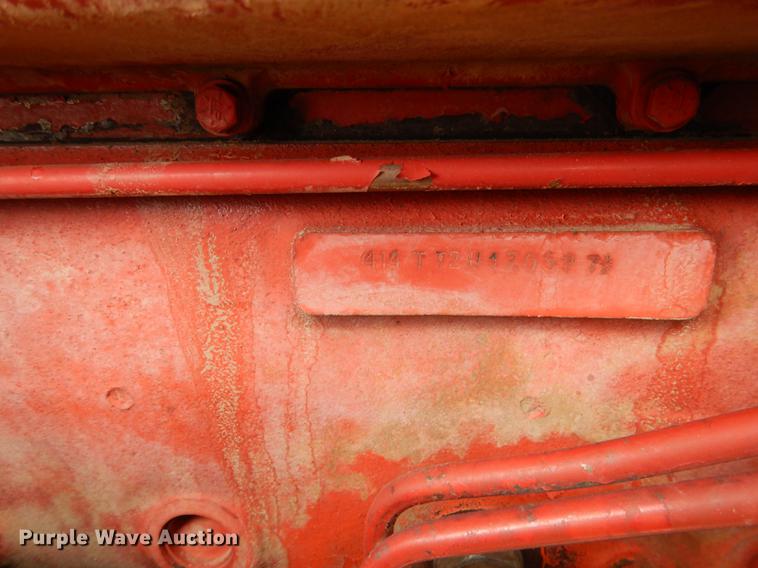 image for item DG5764 1980 International 1086 tractor