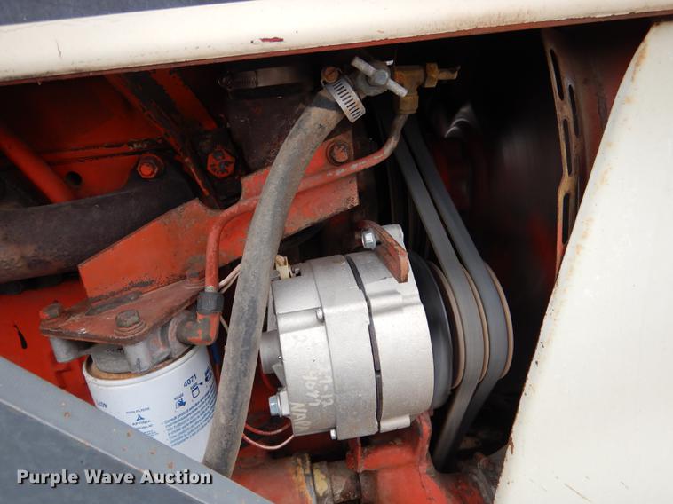 image for item DG5764 1980 International 1086 tractor