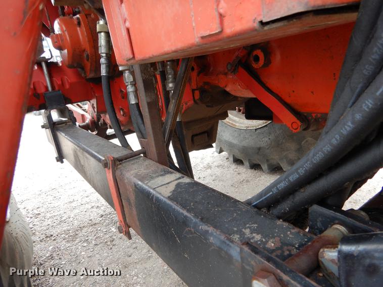 image for item DG5764 1980 International 1086 tractor