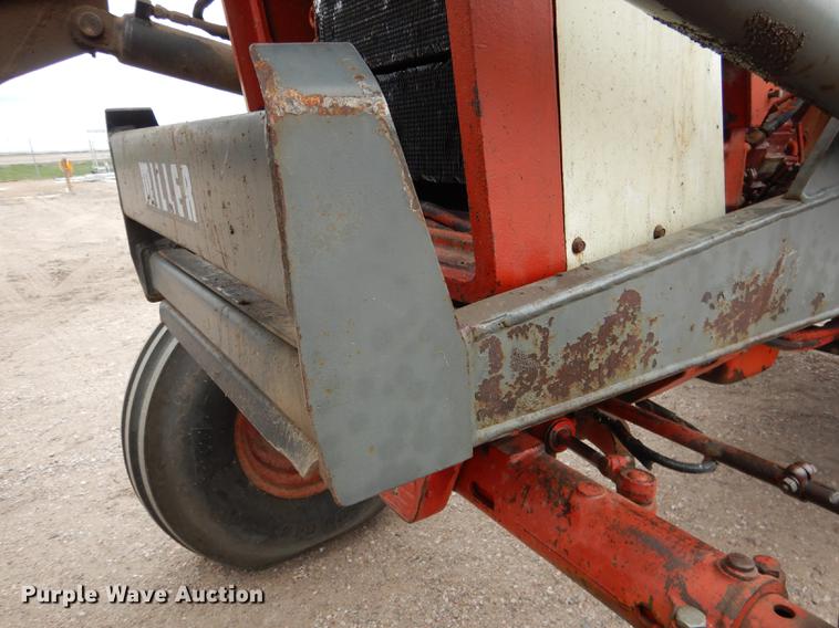 image for item DG5764 1980 International 1086 tractor